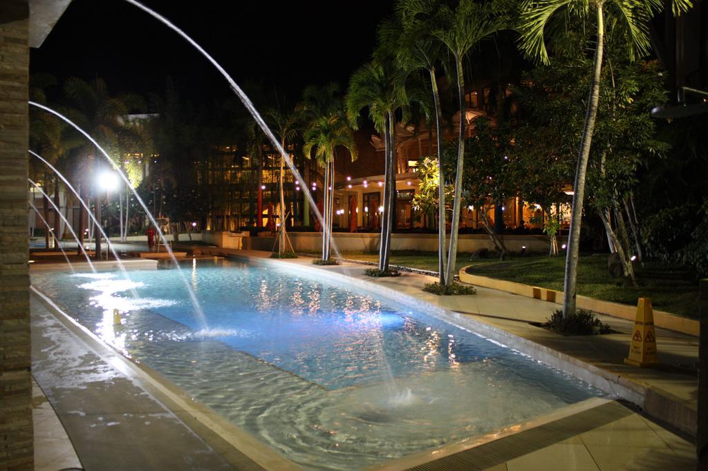Unit 507 Pico De Loro Apartment
